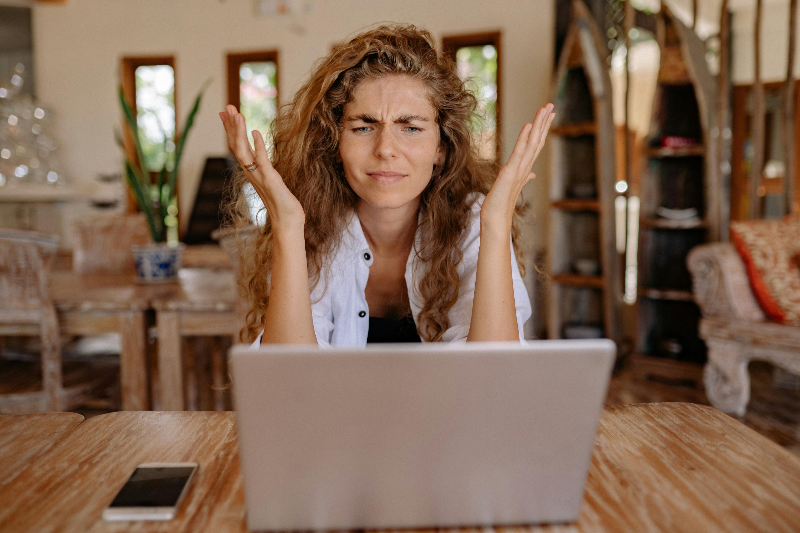 How to create an engaging training program, Key components of effective employee training, Training program engagement strategies, Interactive training methods for adults, How to measure training program success